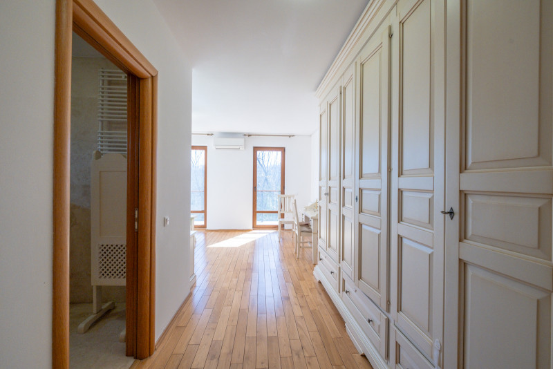 VILA DE LUX - DN1 - Liceul Francez