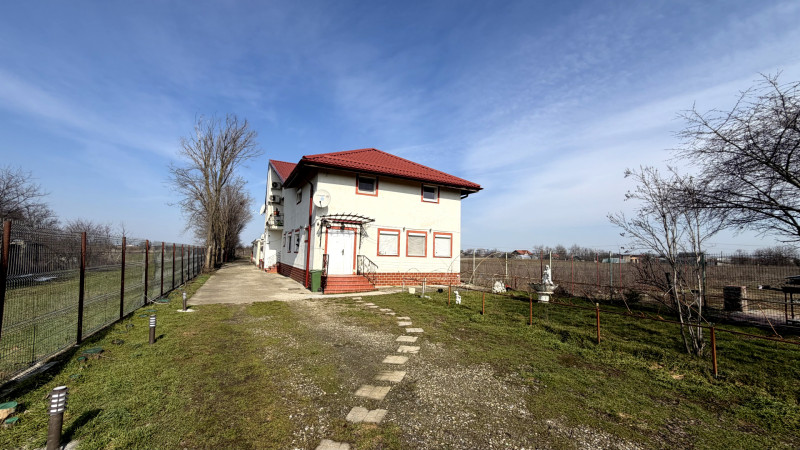 Vilă de închiriat în Tărtășești – spațiu generos pentru firmă, birouri , cazare