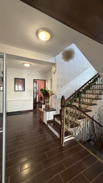 Vilă de închiriat în Tărtășești – spațiu generos pentru firmă, birouri , cazare