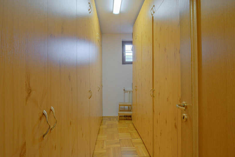 Vila Iancu Nicolae – între Grădina Zoo și Jolie Ville | Liniște, spațiu și confo