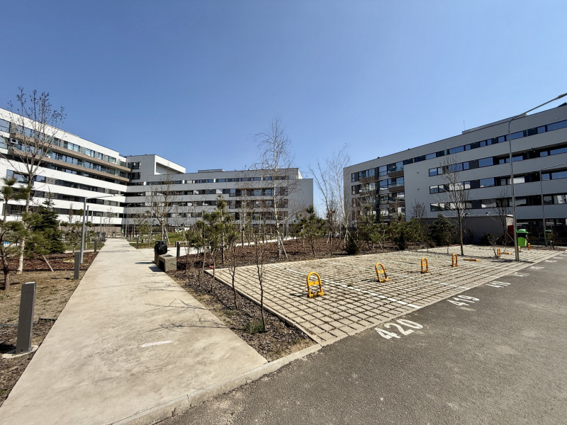 Apartament cu piscina si gradina proprie, nou, la prima inchiriere