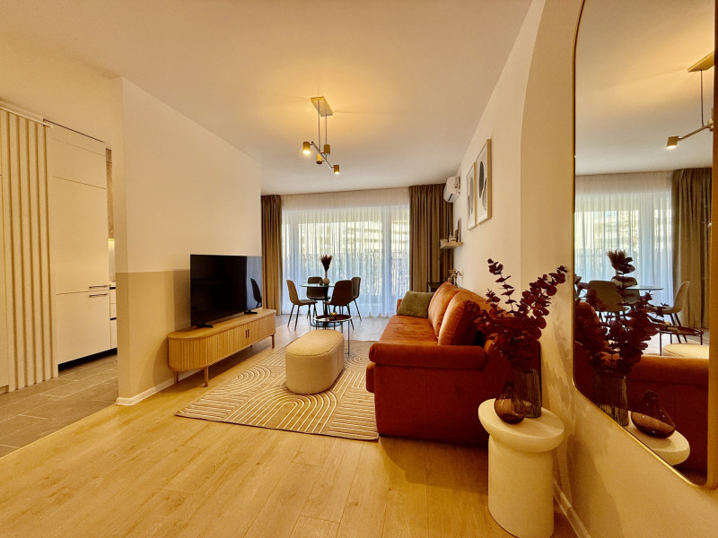 Apartament cu piscina si gradina proprie, nou, la prima inchiriere