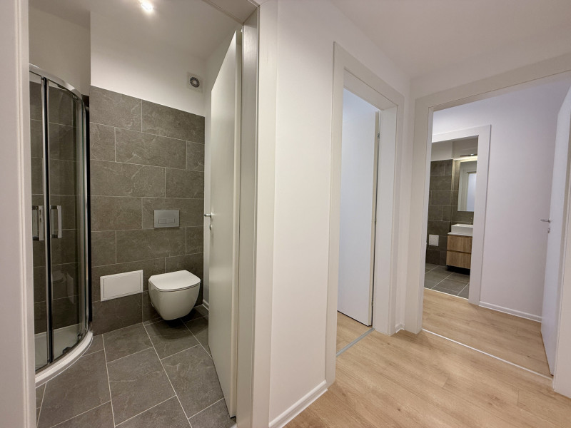 Apartament cu piscina si gradina proprie, nou, la prima inchiriere