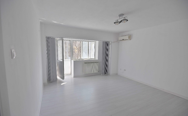 Vânzare apartament de 2 camere Bulevardul Decebal
