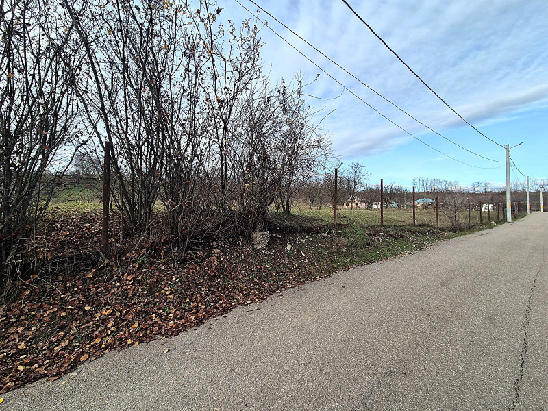 Teren intravilan  Vălenii de Munte – 9.123 mp | Deschidere 45 ml | Lângă râul Te