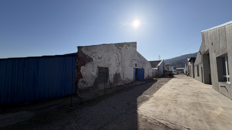 🏭 Hala industrială de vânzare în Beclean, Bistrița-Năsăud – 770 mp teren + cons