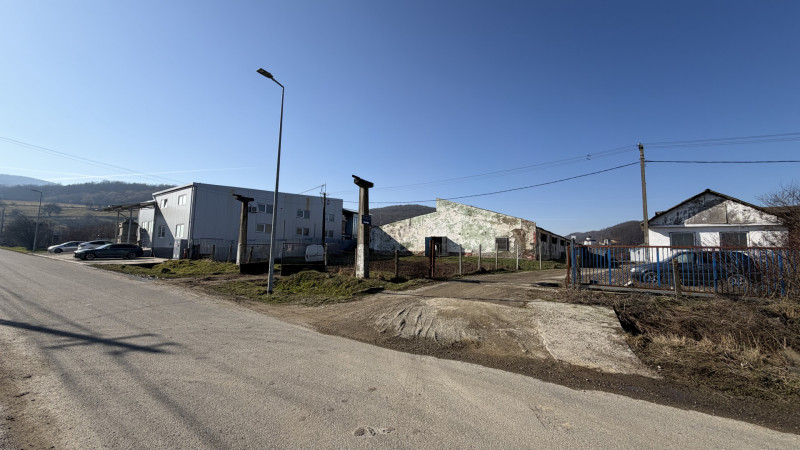 🏭 Hala industrială de vânzare în Beclean, Bistrița-Năsăud – 770 mp teren + cons