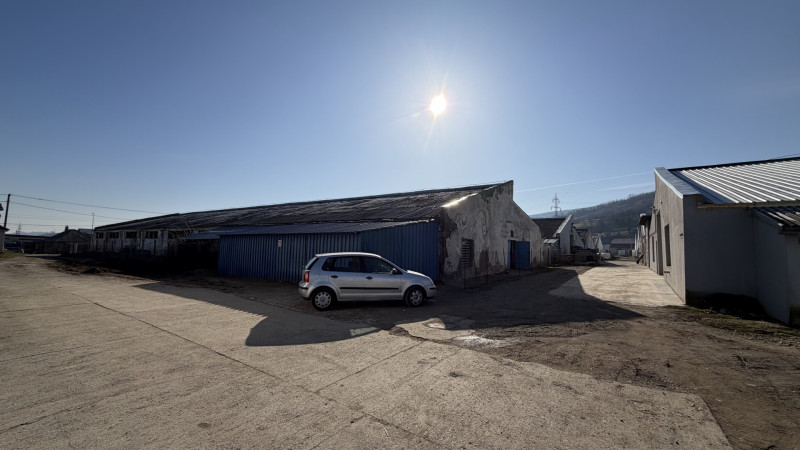 🏭 Hala industrială de vânzare în Beclean, Bistrița-Năsăud – 770 mp teren + cons