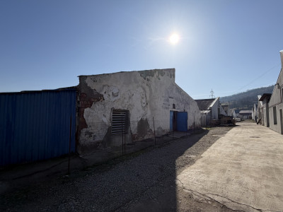 🏭 Hala industrială de vânzare în Beclean, Bistrița-Năsăud – 770 mp teren + cons