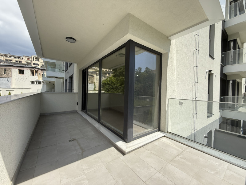 Unirii, 4 camere si  2 parcari  de la dezvoltator