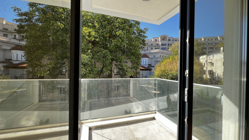 Unirii, 4 camere cu  2 parcari