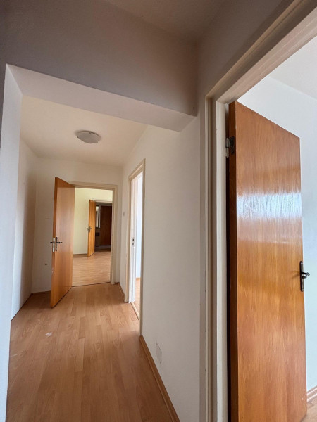 Vânzare apartament de 3 camere Gorjului- Militari