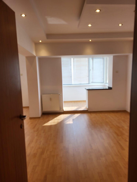 Vânzare duplex 4 camere Bulevardul Decebal
