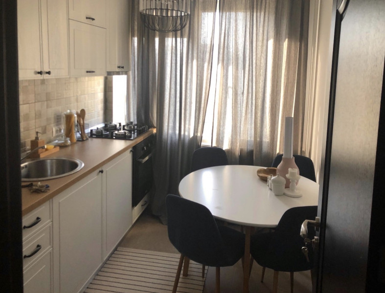 Vânzare apartament de 2 camere Tineretului