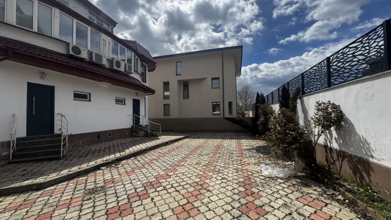 Vânzare vila 12 camere Sisești