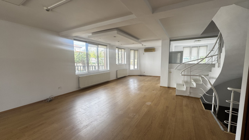 Vânzare vila 12 camere Sisești