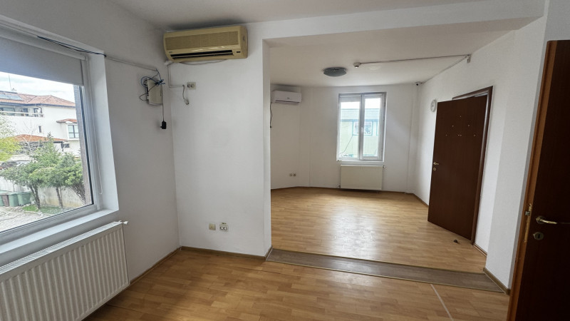 Vânzare vila 12 camere Sisești