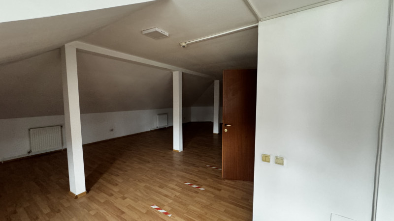 Vânzare vila 12 camere Sisești