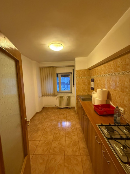 Vânzare apartament de 3 camere Decebal- vedere stradala