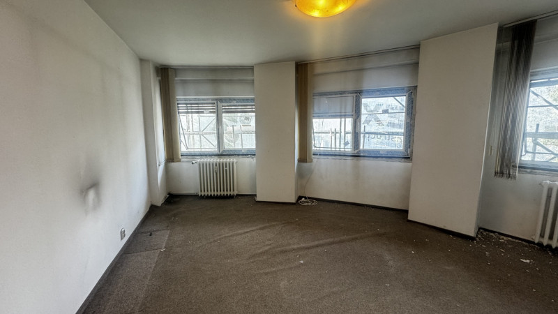 Vânzare apartament de 3 camere Decebal- vedere stradala