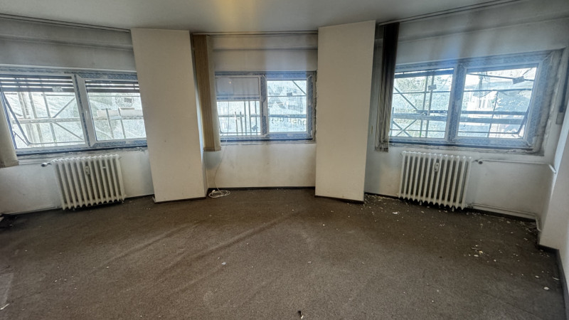 Vânzare apartament de 3 camere Decebal- vedere stradala