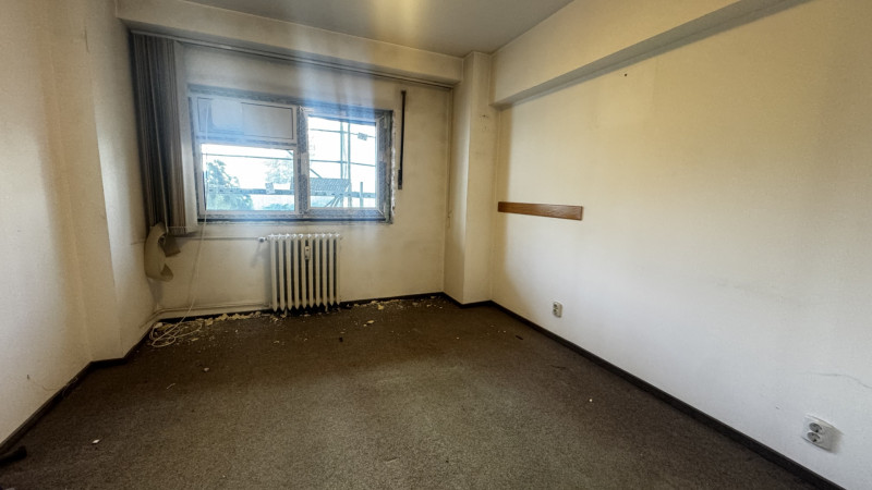 Vânzare apartament de 3 camere Decebal- vedere stradala