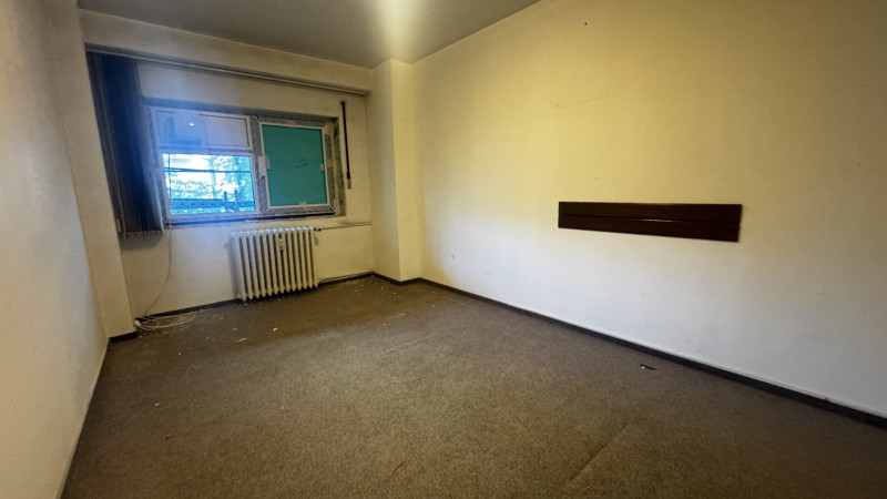 Vânzare apartament de 3 camere Decebal- vedere stradala