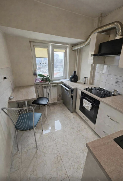 Vânzare apartament de 3 camere Piața Alba-Iulia Unirii