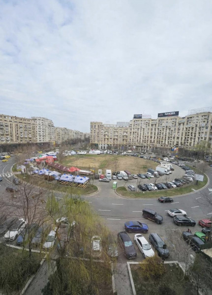 Vânzare apartament de 3 camere Piața Alba-Iulia Unirii