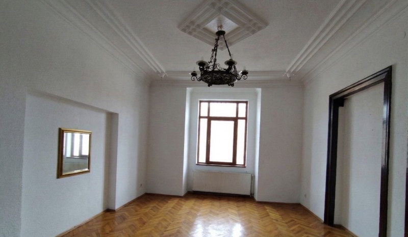 Vânzare apartament vilă interbelică Mosilor