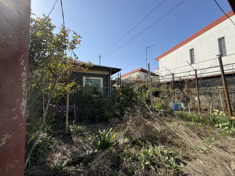 Casa demolabila/renovabila langa Lacul Grivita 
