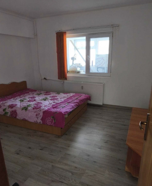 Vânzare apartament de 3 camere Calea Calarasilor- Muncii