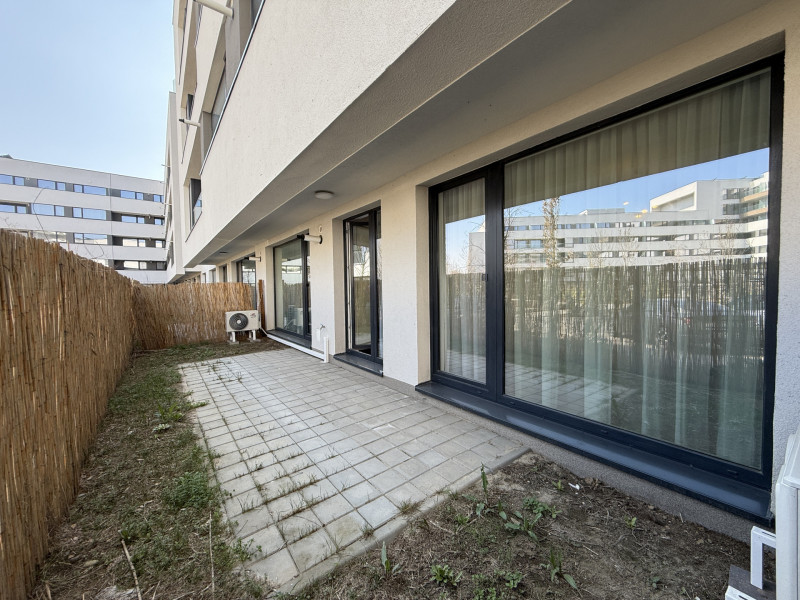 Apartament cu piscina si gradina proprie, nou, la prima inchiriere