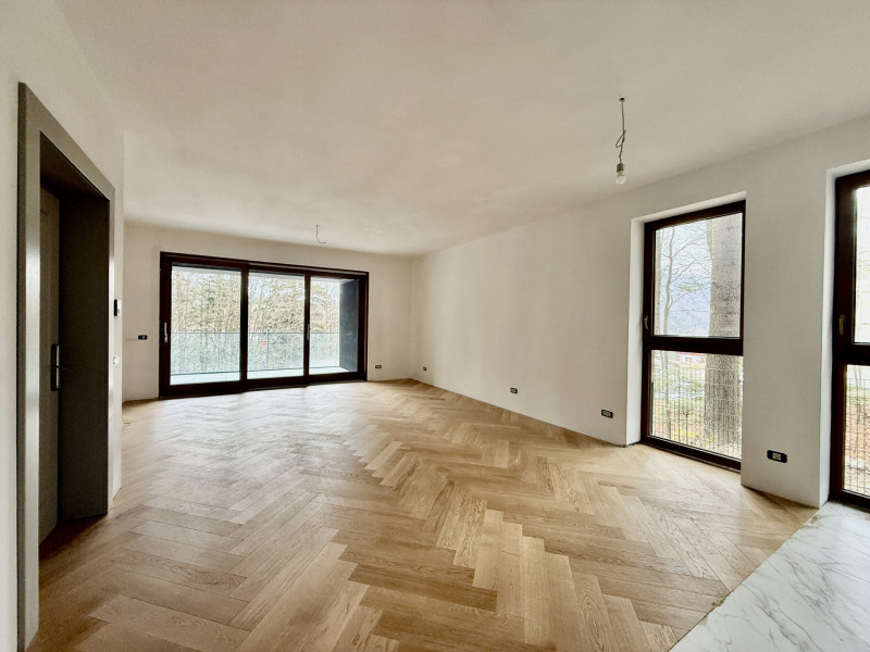 Apartament la parter cu gradina proprie, în Foresti Sinaia. În inima naturii