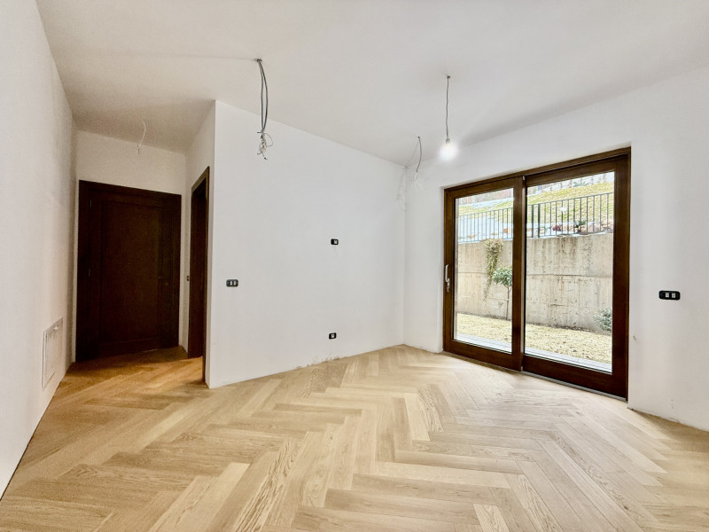 Apartament la parter cu gradina proprie, în Foresti Sinaia. În inima naturii