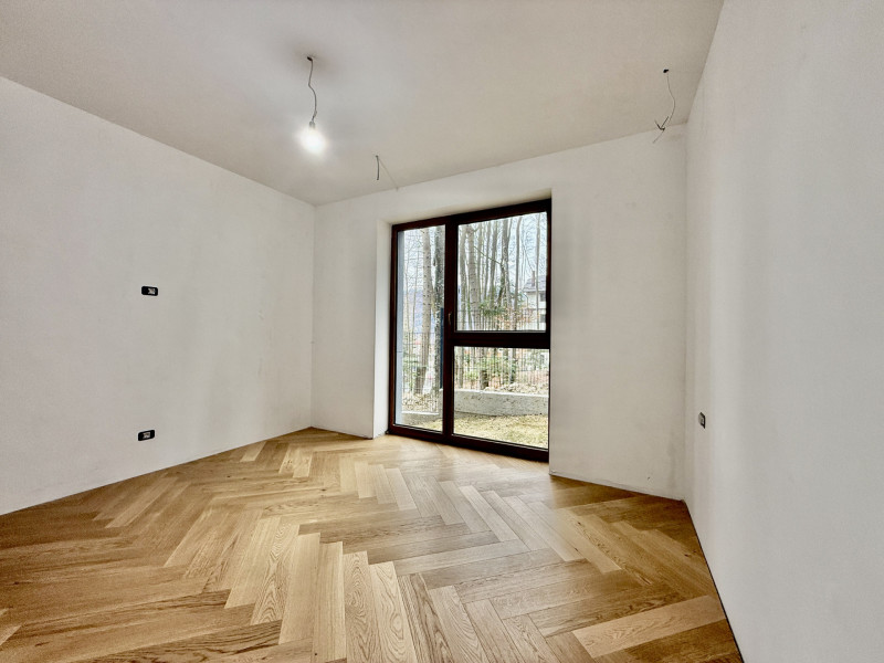 Apartament la parter cu gradina proprie, în Foresti Sinaia. În inima naturii