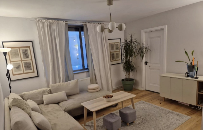 Vânzare apartament de 2 camere Victoriei- vilă interbelică 
