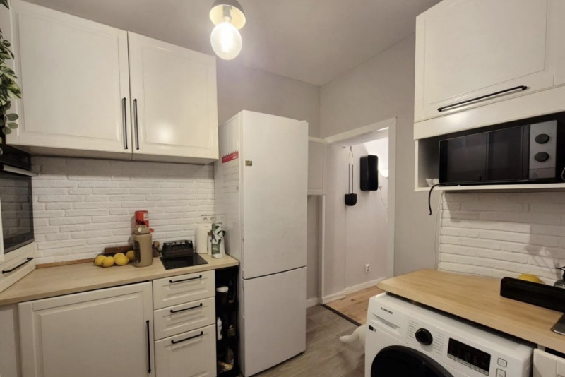 Vânzare apartament de 2 camere Victoriei- vilă interbelică 