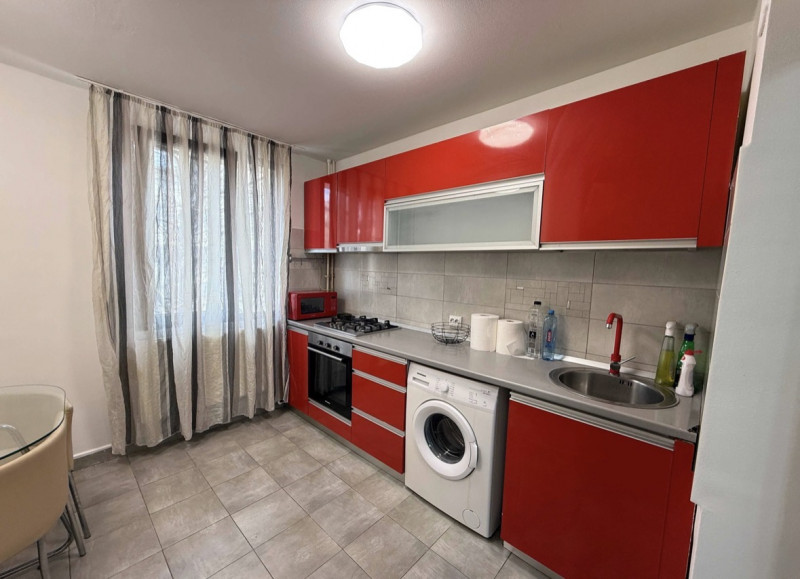 Vânzare apartament de 3 camere Drumul Taberei