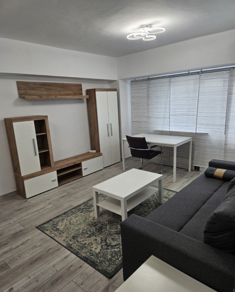 Vânzare apartament de 3 camere Bulevardul Decebal