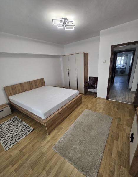 Vânzare apartament de 3 camere Bulevardul Decebal