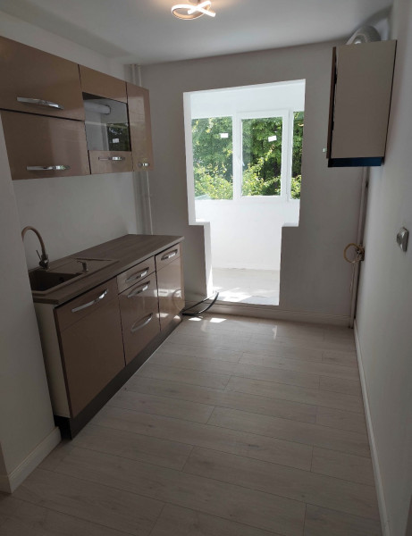 Vânzare apartament de 3 camere Drumul Taberei- Auchan