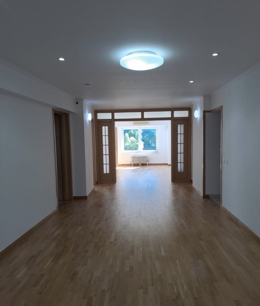 Vânzare apartament de 3 camere Unirii