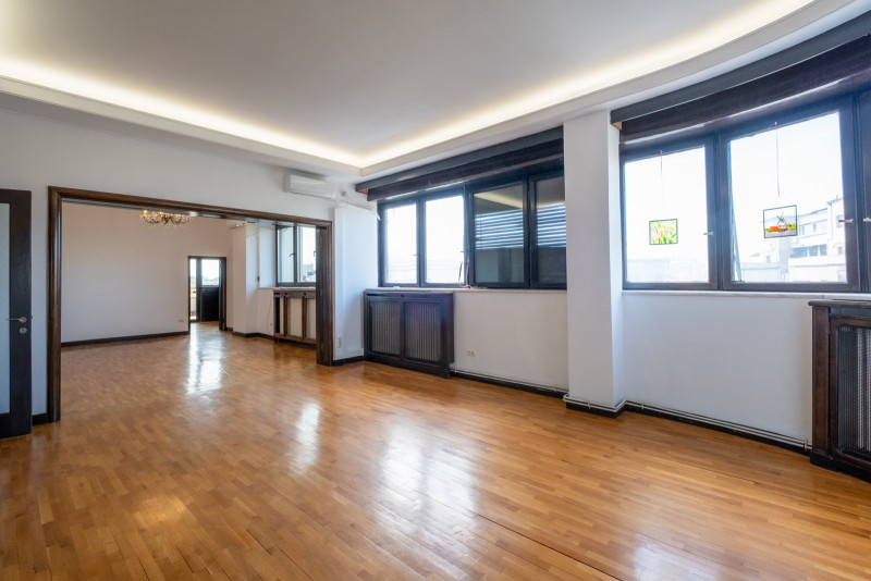Proprietate rara in centrul Bucurestiului | 213 mp | Imobil consolidat | Garaj