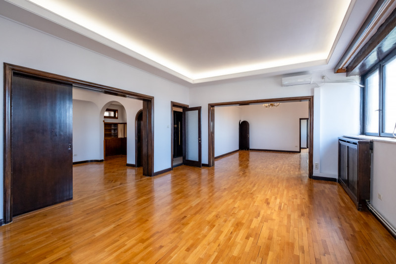 Proprietate rara in centrul Bucurestiului | 213 mp | Imobil consolidat | Garaj