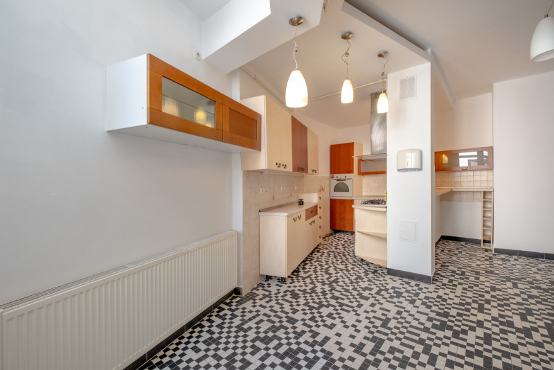 Proprietate rara in centrul Bucurestiului | 213 mp | Imobil consolidat | Garaj