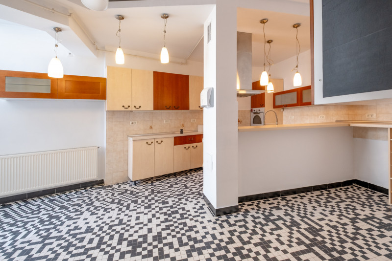 Proprietate rara in centrul Bucurestiului | 213 mp | Imobil consolidat | Garaj
