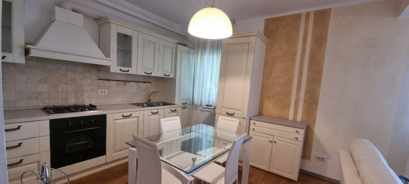 Apartament 3 camere de vanzare Baneasa - Sisesti loc parcare  suprateran