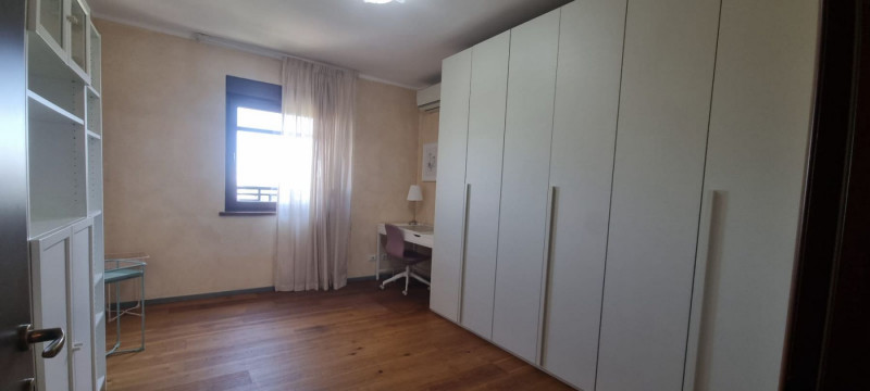 Apartament 3 camere de vanzare Baneasa - Sisesti loc parcare  suprateran