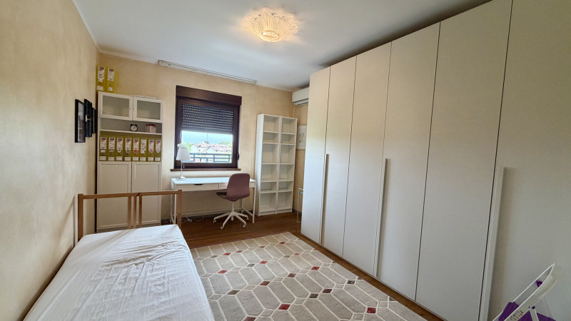 Apartament 3 camere de vanzare Baneasa - Sisesti loc parcare  suprateran